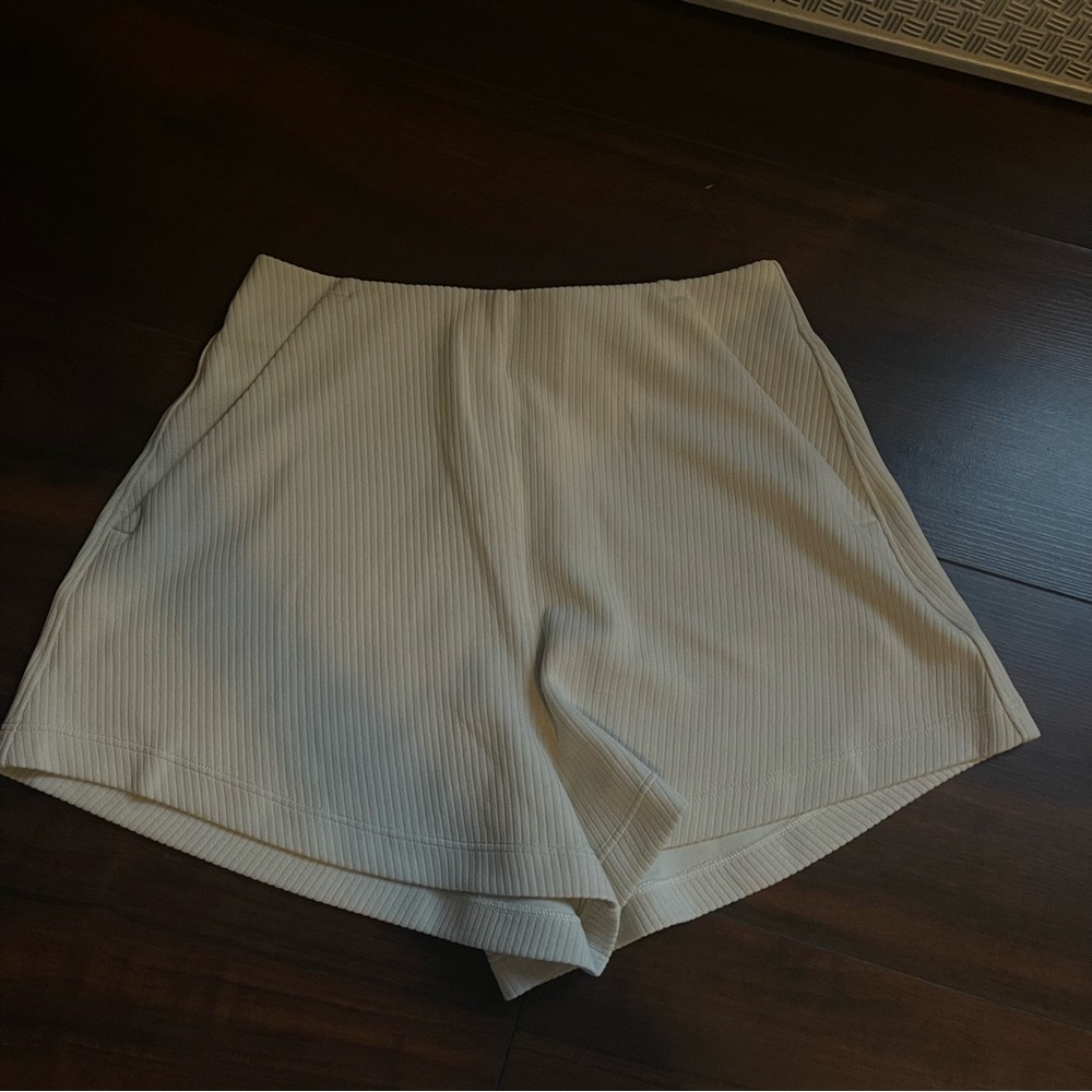 Lululemon Ribbed Softstreme High Rise Short 2” - Picture 4 of 6